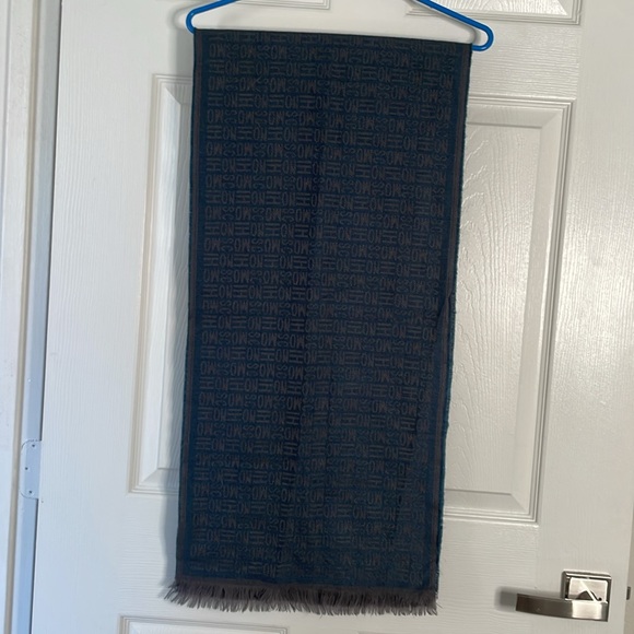 Vintage moschino logo print scarf - Picture 4 of 7